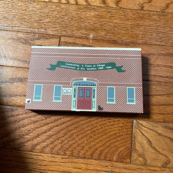 Cat's Meow Village - FJ Designs - Wooster OH Celebrating 5 Years Of Construction - Picture 2 of 7